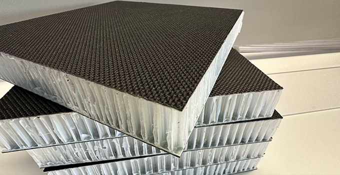 Anti slip honeycomb board 